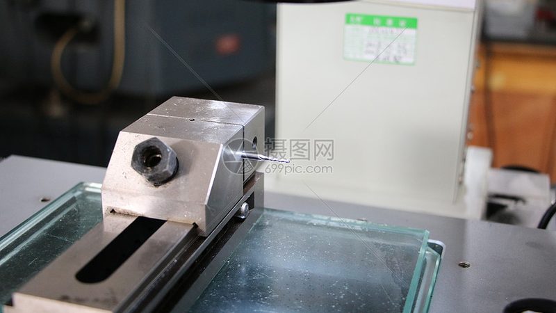 国产数控系统与进口数控系统：差异解析与选型要点